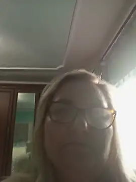 AureliaSky598 live