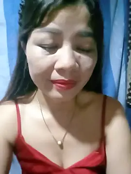 Yiyi102300 live