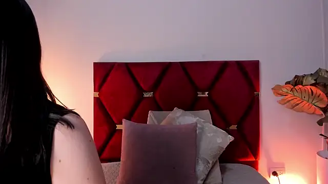 AnnaBroooks live