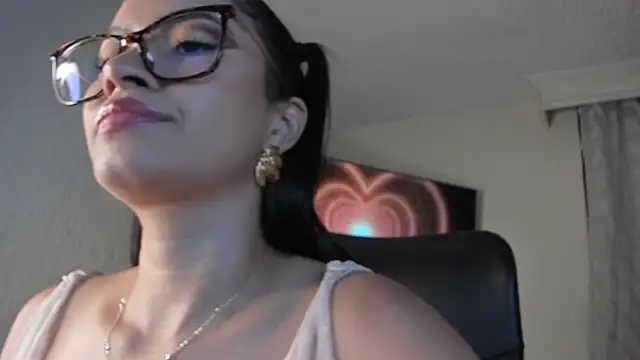 PaulinaBelushi live
