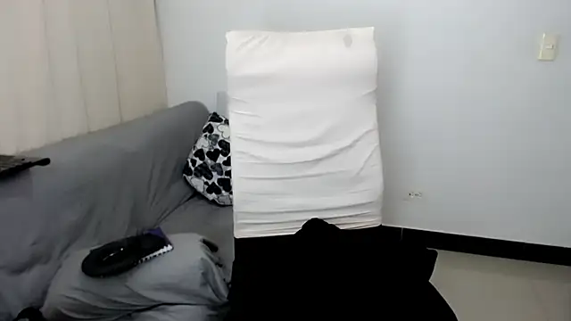 Laura-pervert live