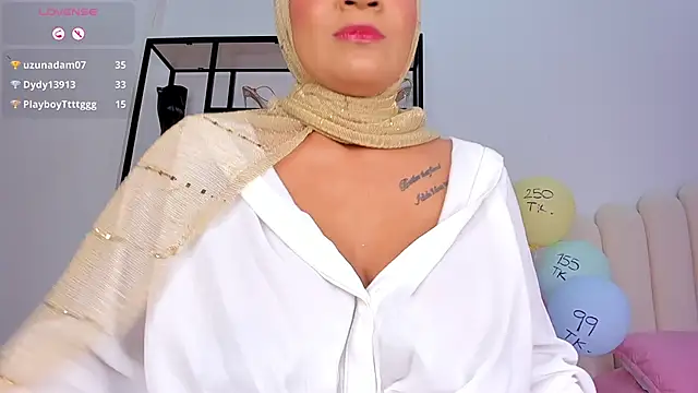 Amira-Zahra live