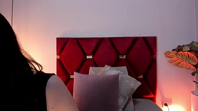 AnnaBroooks live