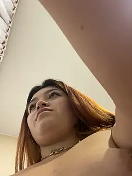 Karina_Leon live