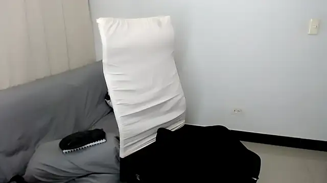 Laura-pervert live