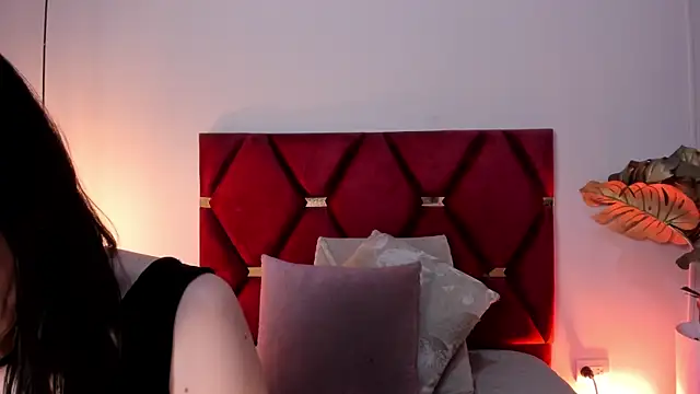 AnnaBroooks live