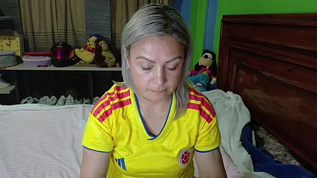 _Charlize_theron_ live