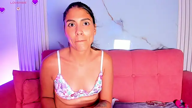 LunaRossie_ profile