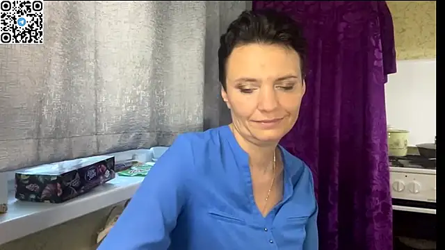 HotMamaQueen234 live