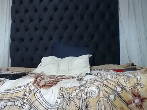 TypicalBaddiex live