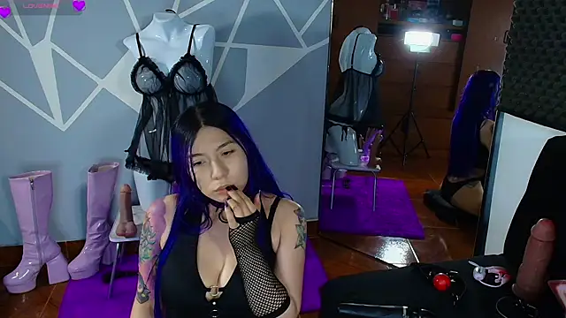 karlamoon23 live