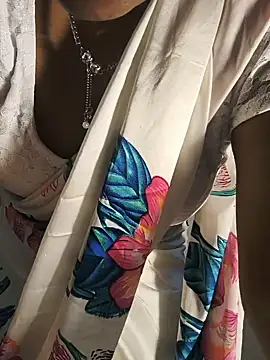 DIRTYSECRET_QUEEN_07 live