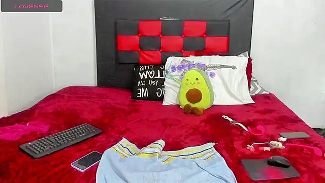 camila_valenciia_ live
