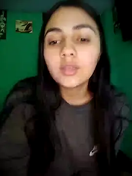 Nahiara_velez live