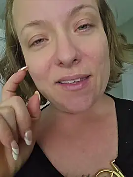 julimonroe live