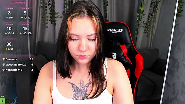 Lisa_Reevess live