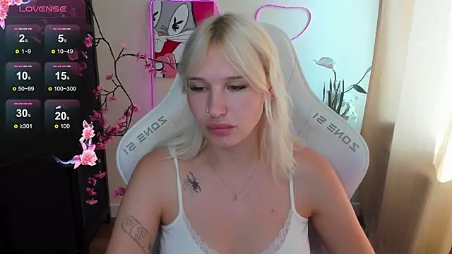 EvelinaLuu live