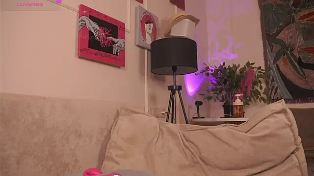 JanelBitther live