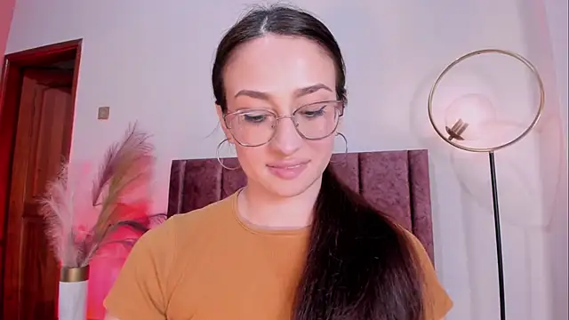 AndraCyruss live