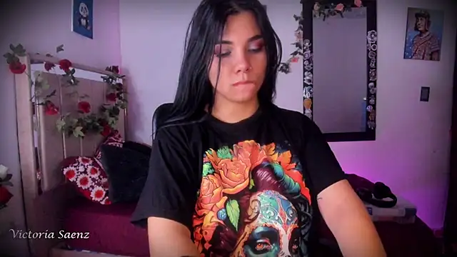 victoriaasaenz_ live