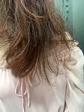 Yours_riya11 live