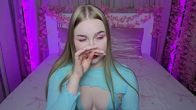 LilyStarlight live