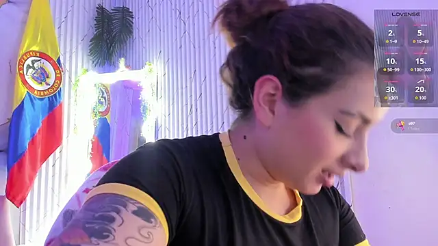 Naomy_tay1 live