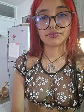 carolinerue live
