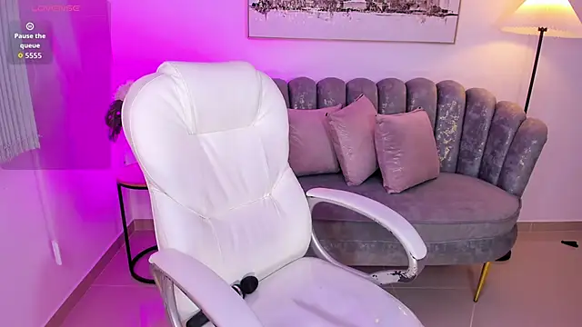 zharaa_fox live