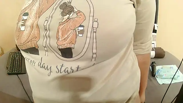 CurvyQueenx2 live