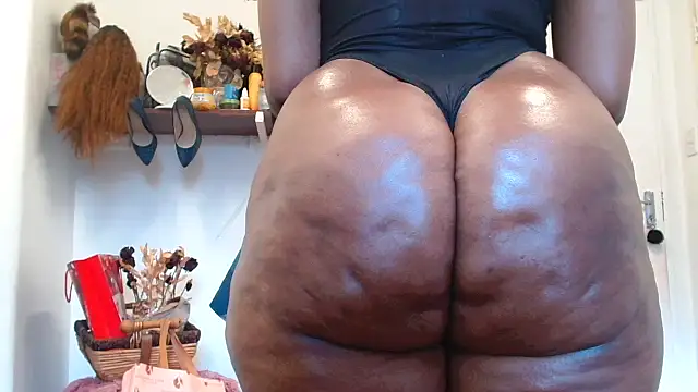 xTALLSEXYBUMx live