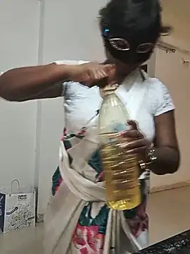 DIRTYSECRET_QUEEN_07 live
