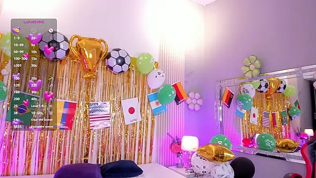 CloeMoon live