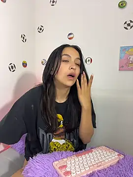 Ariiana_Jones live