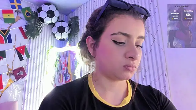 Naomy_tay1 live