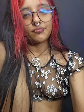 carolinerue live