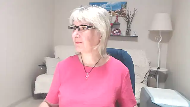 FleurMays live