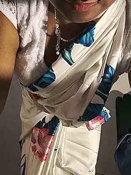 DIRTYSECRET_QUEEN_07 live