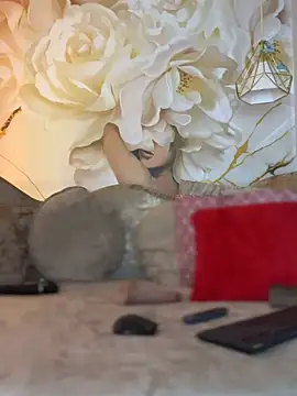 bella_moonlight_cr live