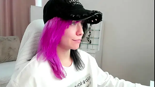 EmilyTrase live