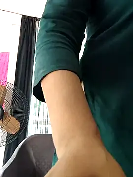 Miss_Sakina live