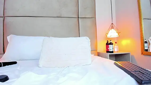 angelaG1 live