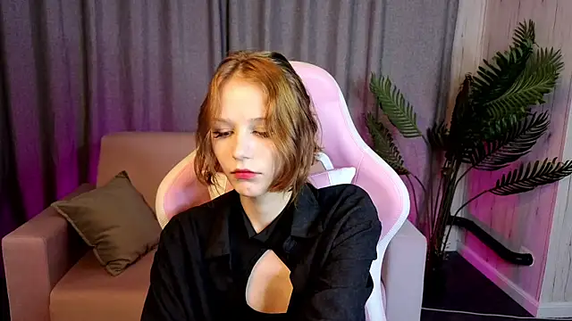 AliceJohansone live