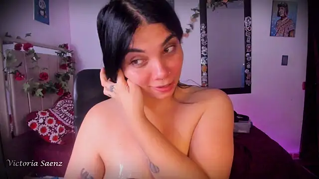 victoriaasaenz_ live