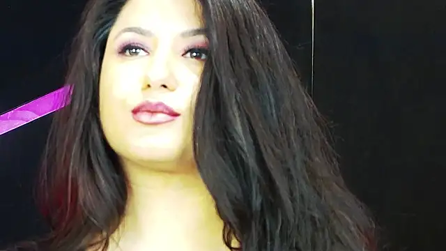 EssenaMonroe live