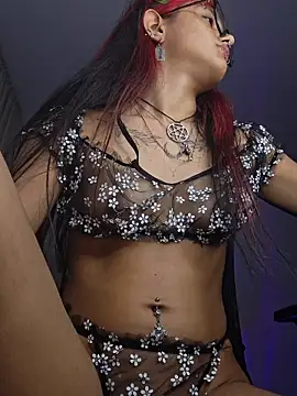 carolinerue live