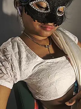 DIRTYSECRET_QUEEN_07 live