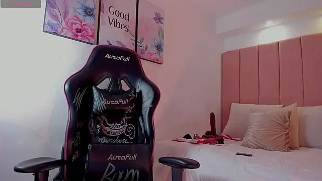 mia_rouxx1 live