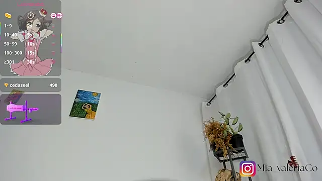 Mia-Valeria- live
