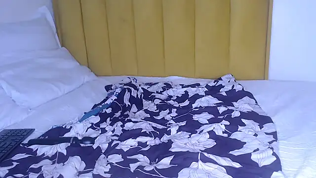 Bella_2025 live